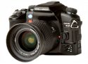 Konica Minolta Dynax 7D - Markteinführung November 2004 - Die Dynax 7D ist die erste digitale Spiegelreflexkamera, bei der ein Bildstabilisator im Gehäuse integriert ist. Sie würde 2005 von der Dynax 5D abgelöst.. Die Fertigung der Minolta Digitalkameras wurde 2006 eingestellt, das Knowhow an Sony verkauft.